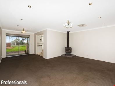 235 Boomerang Road, Oldbury WA 6121