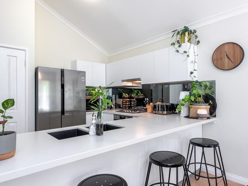 2/23 Everglades Parade, Landsdale WA 6065