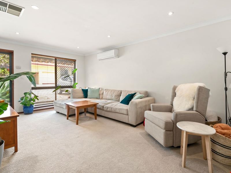 3/5 Kitchener Road, Melville WA 6156
