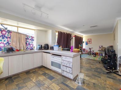 17 Lifford Way, Bellevue WA 6056