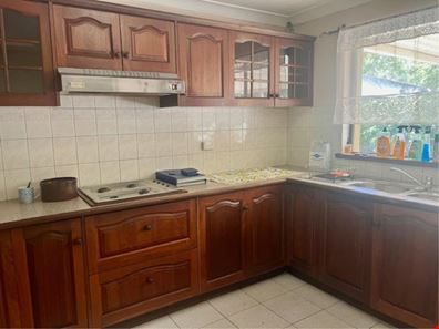 8 Noel Road, Gooseberry Hill WA 6076
