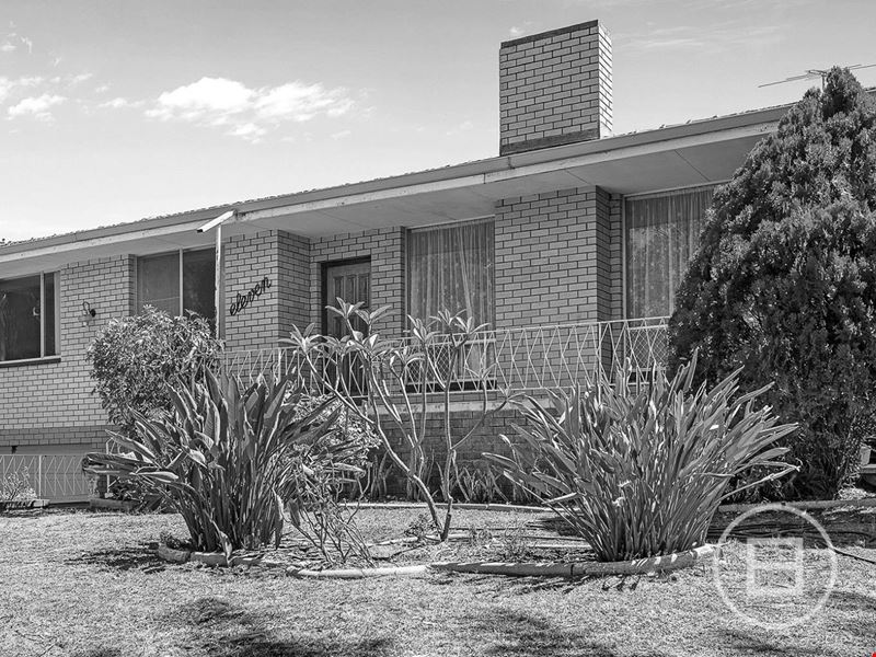 11 Lombardy Street, Woodlands WA 6018