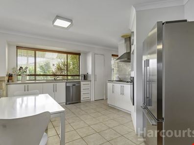 4 Templar Place, Currambine WA 6028