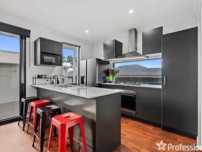 47 Greenslope Drive, Bushmead WA 6055