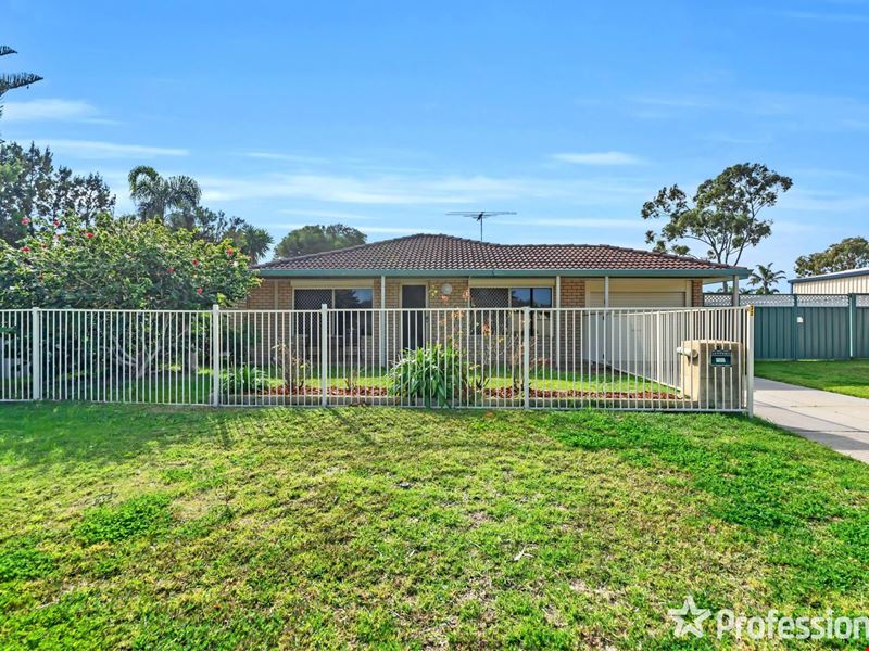32 Barlee Crescent, Waikiki WA 6169