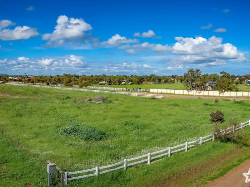 3 Polwarth Parade, Deepdale WA 6532