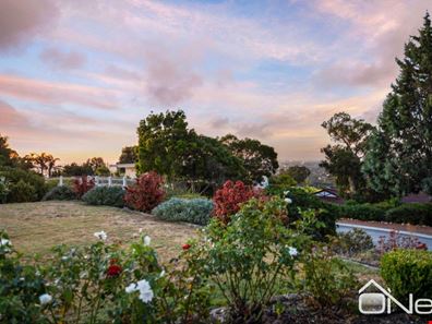 4 Vista Grove, Mount Nasura WA 6112