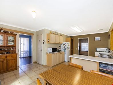 14 Ellerby Street, Glendalough WA 6016