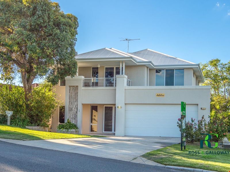 7 Dandenong Road, Attadale WA 6156