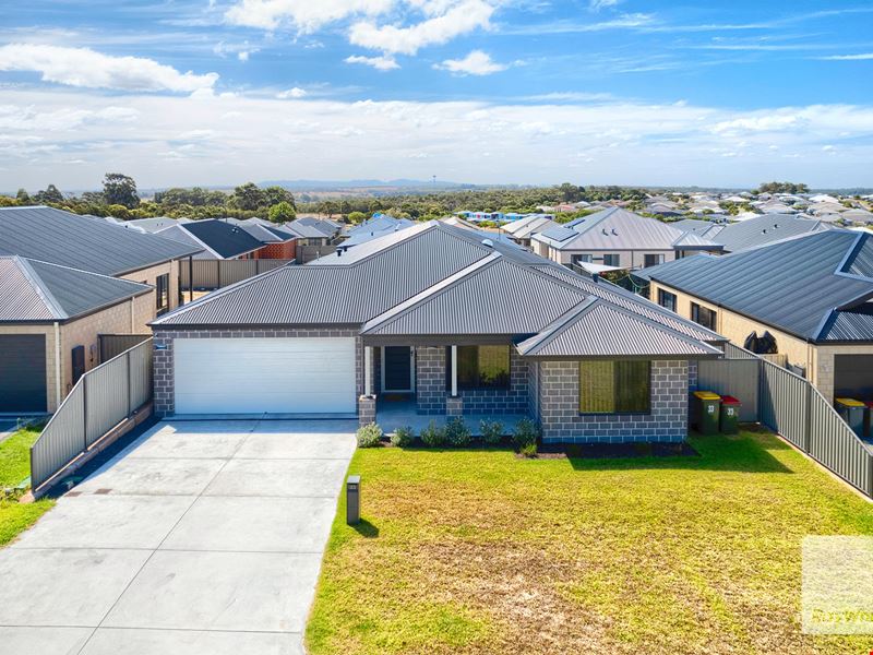33 Barambah Circuit, Bayonet Head