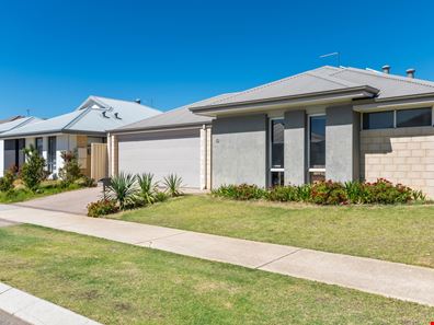 10 Lotus Drive, Maddington WA 6109