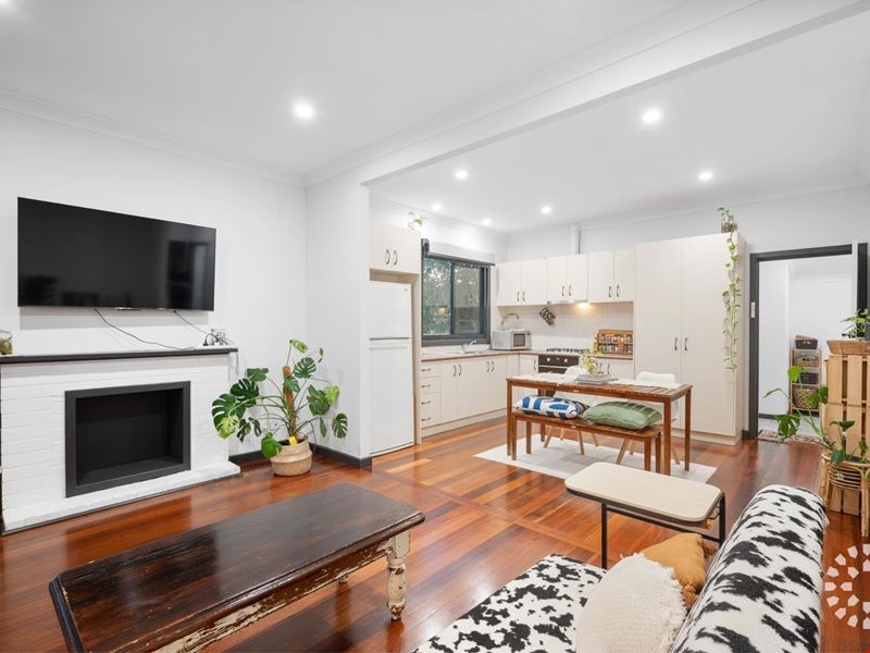 24 Winterfold Road, Hilton WA 6163