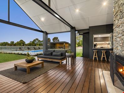 90 Stacey Rise, Lake Clifton WA 6215