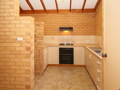 5/71A Railway Street, Bluff Point WA 6530