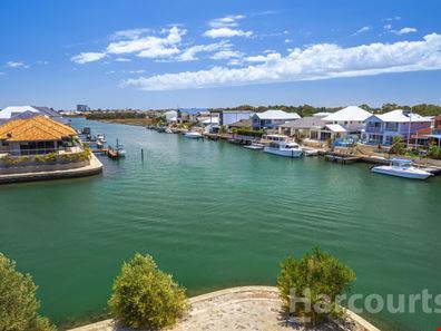 23 Ragamuffin Point, Halls Head WA 6210
