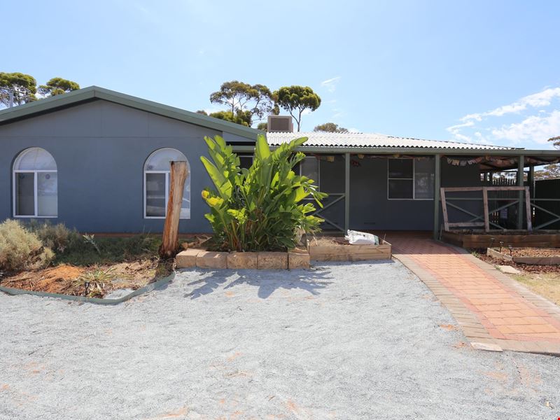 29 Callitris Road, Kambalda West WA 6442