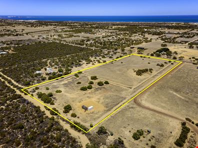 428 Hall Road, Waggrakine WA 6530