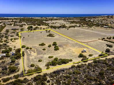 428 Hall Road, Waggrakine WA 6530