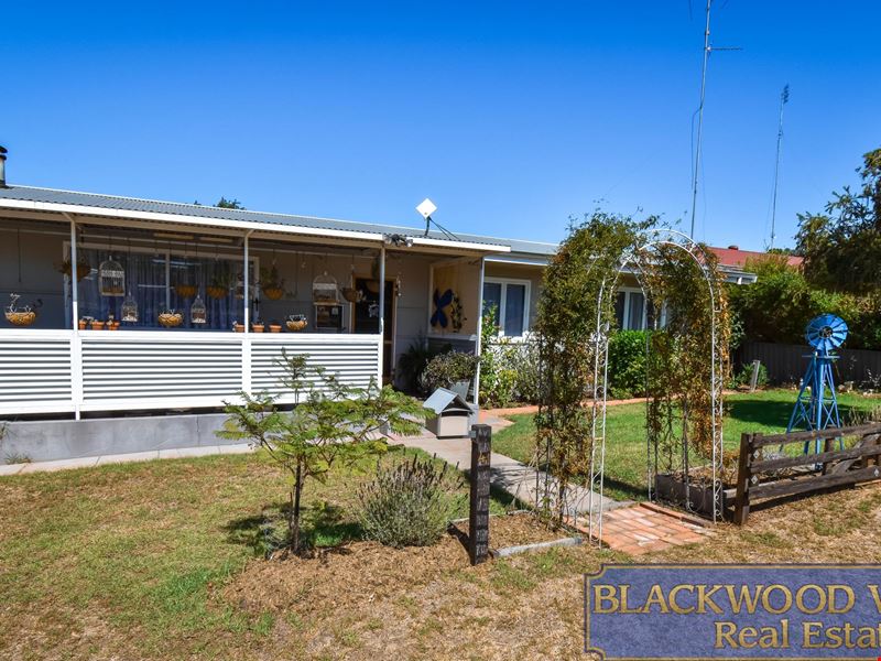 41 Forrest Street, Boyup Brook WA 6244