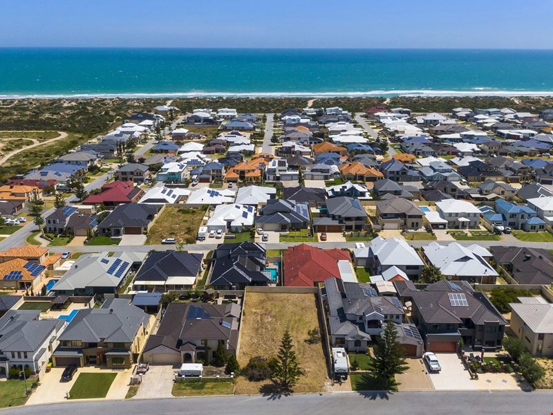18 Three Bears Loop, Secret Harbour WA 6173