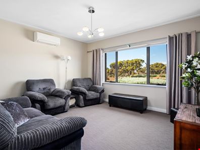 108 Aslett Drive, Karlkurla WA 6430