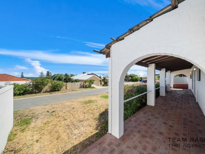 4 First Avenue, Burns Beach WA 6028