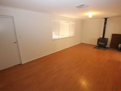 26 Thomas Street, Narembeen WA 6369