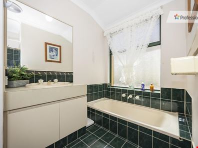 1/3 Reynolds Drive, Swan View WA 6056