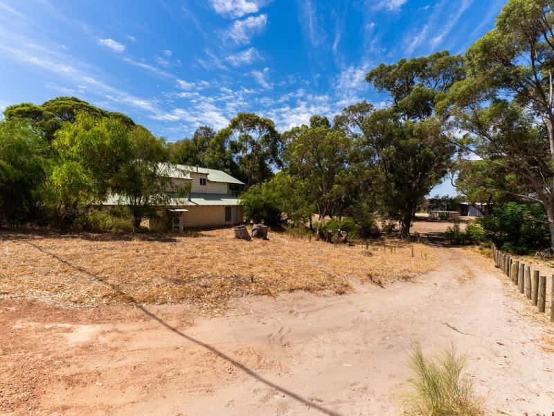 14 Lakeside Terrace, Preston Beach WA 6215