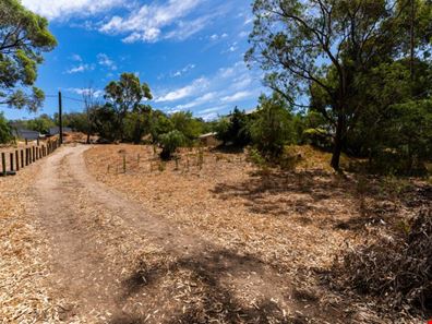 14 Lakeside Terrace, Preston Beach WA 6215