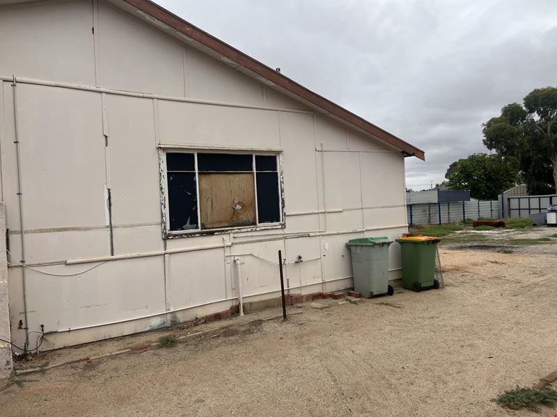 24 Gamenya Avenue, Merredin WA 6415