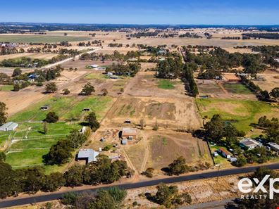 235 McNeill Road, Waroona WA 6215