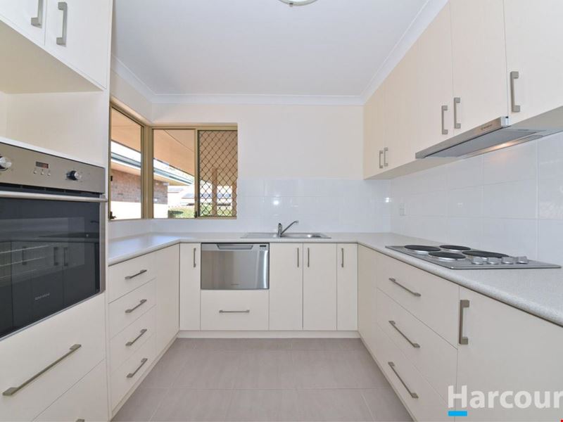 Villa 15/25-27 Parkhill Way, Wilson WA 6107