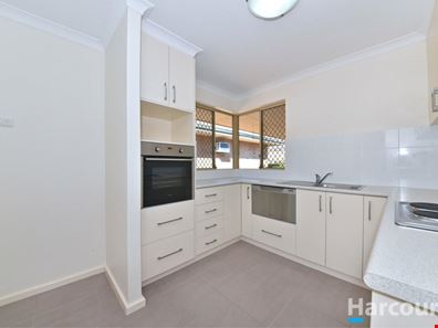 Villa 15/25-27 Parkhill Way, Wilson WA 6107