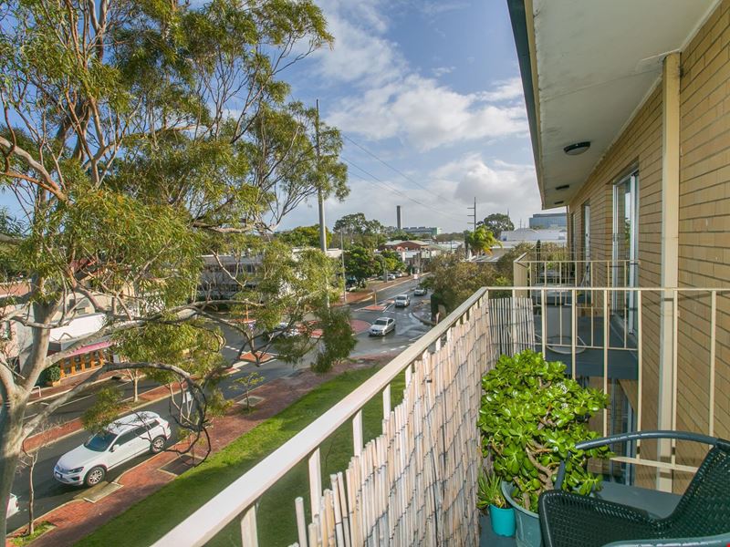 32/212 Hampden Road, Crawley WA 6009