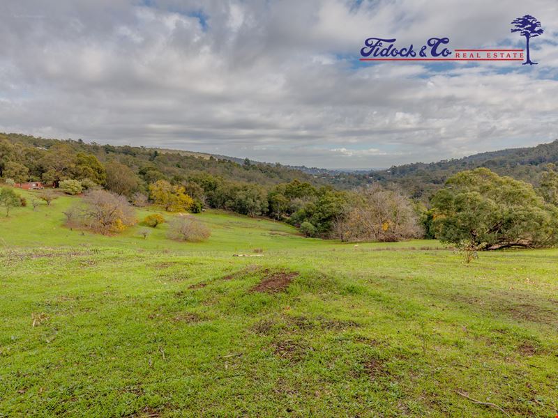 99 Wymond Rd, Roleystone WA 6111