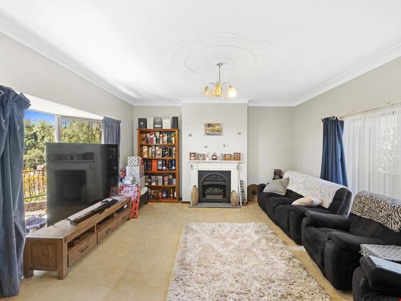 22 Coolabah Drive, Mount Nasura WA 6112