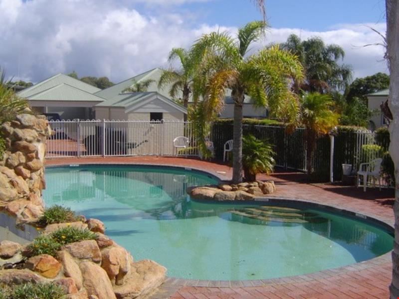 12/220 Fairway Circle, Connolly WA 6027