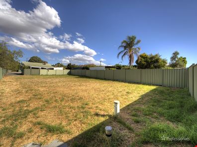 2B West Parade, South Guildford WA 6055
