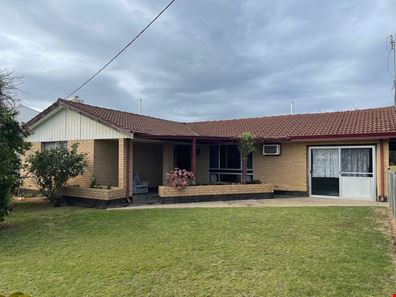 8 Hunts Road, Dongara WA 6525