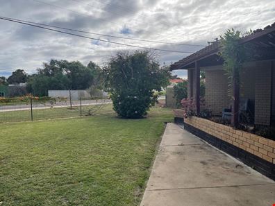 8 Hunts Road, Dongara WA 6525