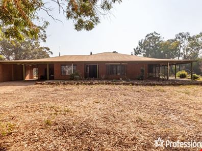 96 Karbro Drive, Cardup WA 6122