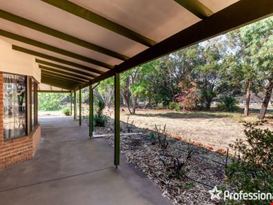 96 Karbro Drive, Cardup WA 6122