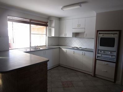 31 Pickering Drive, Dongara WA 6525