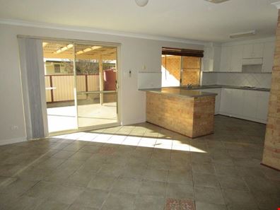 31 Pickering Drive, Dongara WA 6525