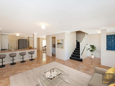 2/2 Churchill Avenue, Dudley Park WA 6210