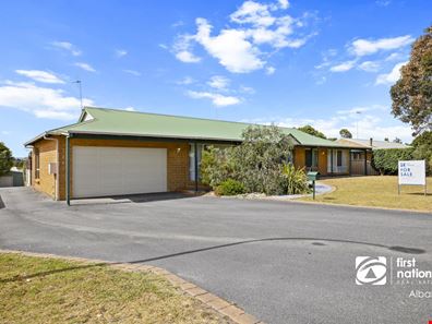 68 Katoomba Street, Orana WA 6330