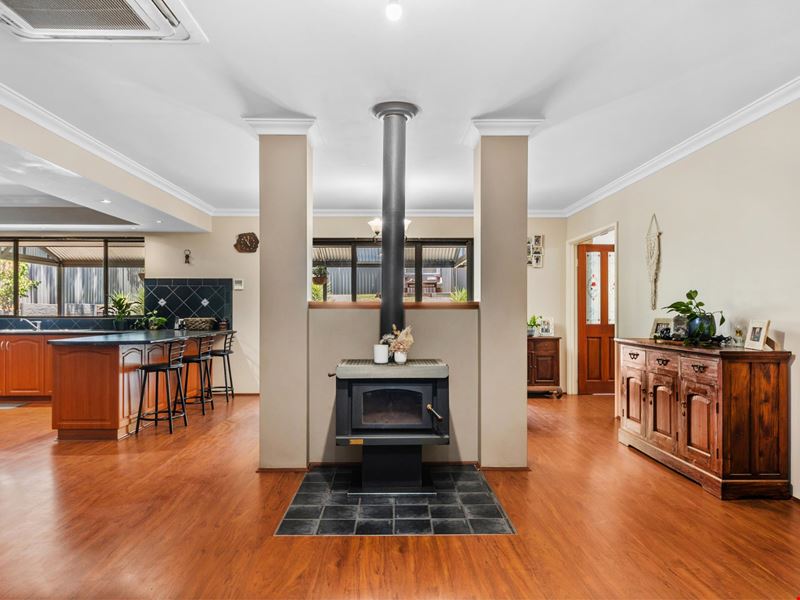 31 Banksiadale Road, Dwellingup WA 6213