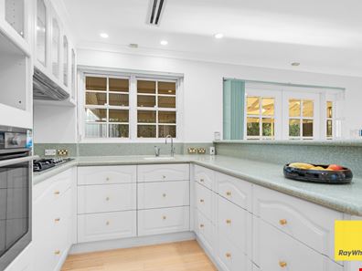 22 Lambourne Retreat, Mirrabooka WA 6061