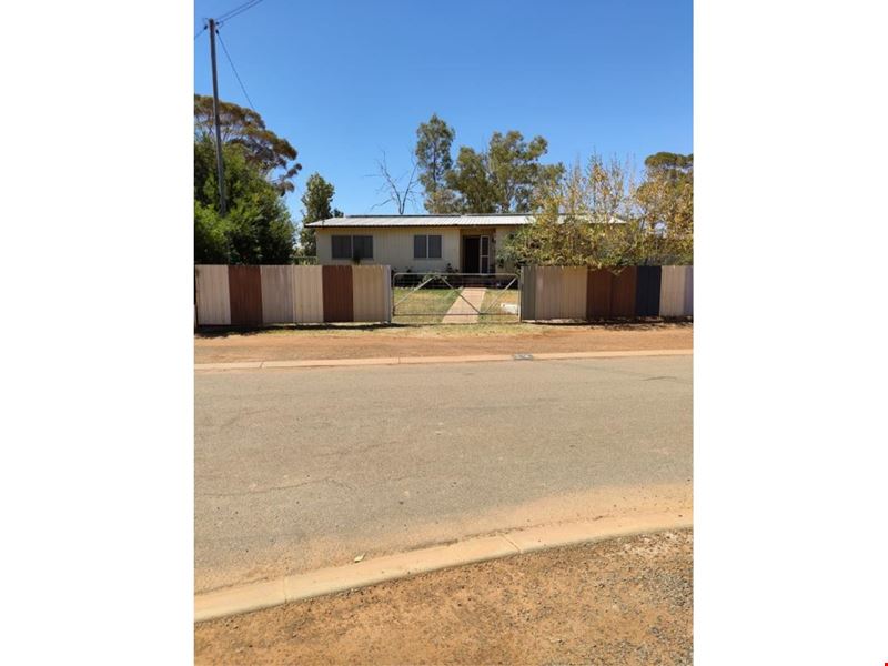 12 Jensen Close, Mount Magnet WA 6638